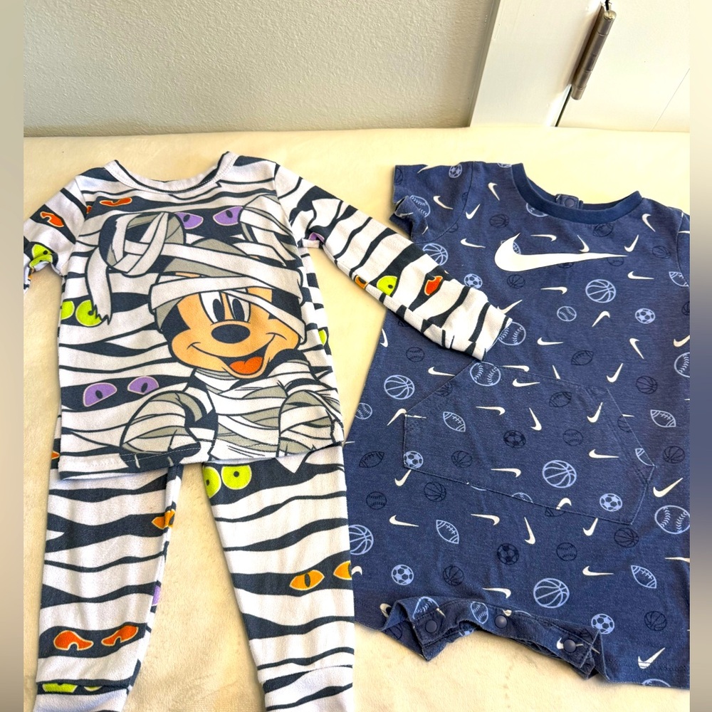 Bundle Baby Boy Nike Baby Romper size 24M & Disney Mummy Pajama Set size 2T, hat